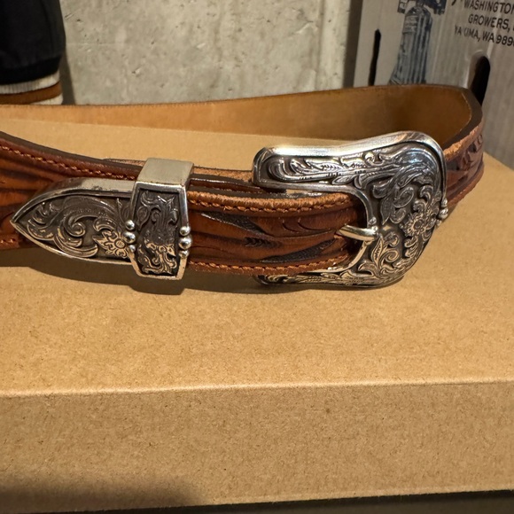 NEW Justin Belt Top Grain Tooled Leather Brown Silver Buckle Hardware  USA - Picture 1 of 9